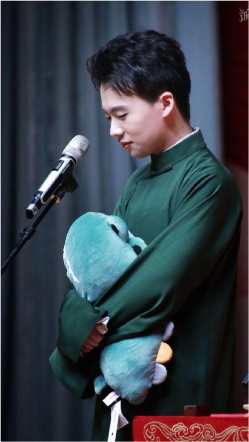 郭麒麟吃瓜壁纸流行,网络热传，揭秘娱乐圈幕后风云