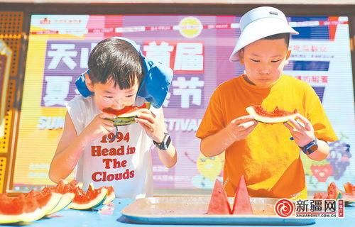 瓜瓜吃瓜表演,趣味横生的喜剧盛宴