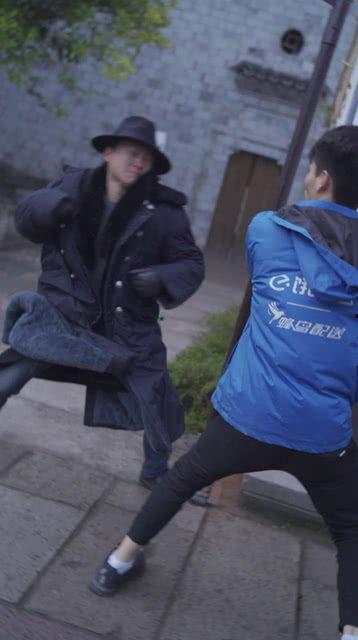 vvip吃瓜黑衣小哥,神秘面纱下的神秘人物